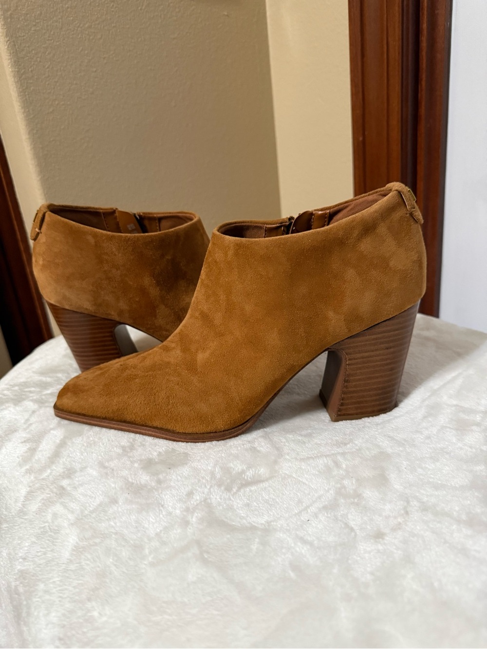 SARTO by Franco Sarto A-Jude Bootie in brown suede size 8